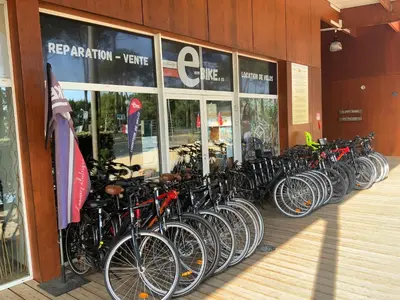 Vélo sur le terrain de l'établissement VILLAS les DUNES 1 - VILLAS les DUNES 2 ou dans les environs