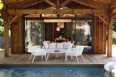 Piscine de l'établissement CLUQUE- Maisons de Vacances ou située à proximité