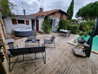 Coin salon dans l'établissement Le petit Pelanne