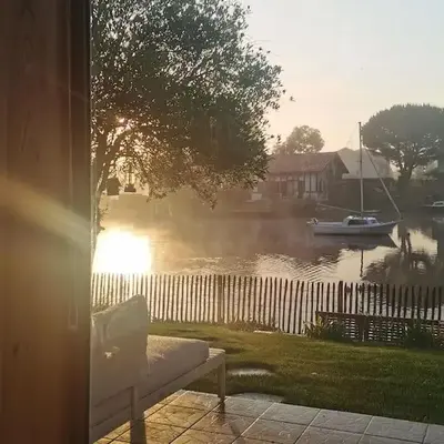 Maison au bord du lac