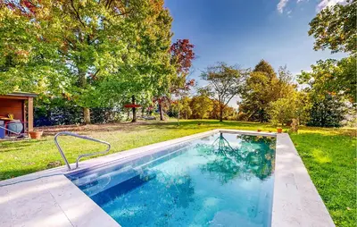 Piscine de l'établissement Nice Home In Montgaillard ou située à proximité