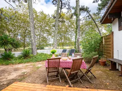 Jardin de l'établissement Apartment Hameau du courant-1 by Interhome