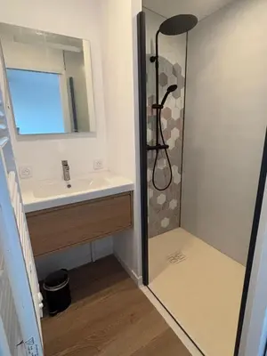 Salle de bains dans l'établissement DACSE-VILLAGE - Gite 02