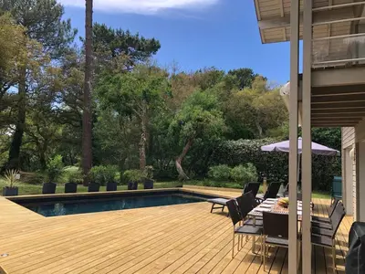 Piscine de l'établissement Villa contemporaine à Seignosse avec piscine chauffée, proche océan - FR-1-791-10 ou située à proximité