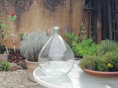 Jardin de l'établissement Le Chai de Serres