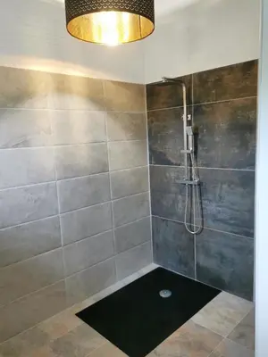 Salle de bains dans l'établissement Maison pour 4 personnes