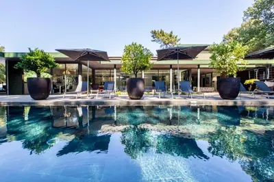 Piscine de l'établissement Villa AMANJANGO SEIGNOSSE-HOSSEGOR ou située à proximité