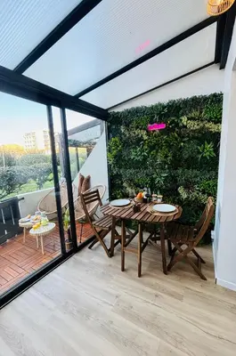 Balcon ou terrasse dans l'établissement DUNE Océan Luxe Appartement, Accès Plage privé, Parking & Wifi 50m Océan Surf