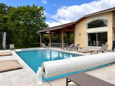 Piscine de l'établissement Villa Bota Nova ou située à proximité