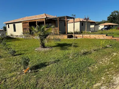 Jardin de l'établissement Le Clos de Mizou 