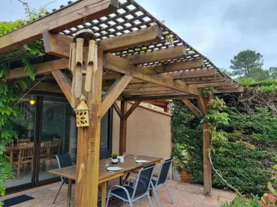 Jardin de l'établissement La maison des glycines