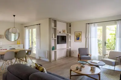 Cuisine ou kitchenette dans l'établissement Villa Chambrelent - Pyla sur Mer - proche de la plage