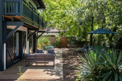 Jardin de l'établissement Villa Bellevue - Pyla sur Mer - Proche de la plage