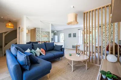Coin salon dans l'établissement Villa Fougères à deux pas de la plage PYLA SUR MER