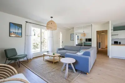 Cuisine ou kitchenette dans l'établissement Villa Eglantine à deux pas de la plage PYLA SUR MER