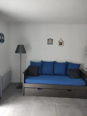Coin salon dans l'établissement Villa jendy