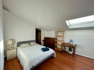 Un ou plusieurs lits dans un hébergement de l'établissement Appartement avec balcon vue sur le port & piscine