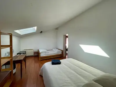 Un ou plusieurs lits dans un hébergement de l'établissement Appartement avec balcon vue sur le port & piscine
