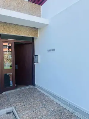 Façade ou entrée de l'établissement Appartement avec balcon vue sur le port & piscine