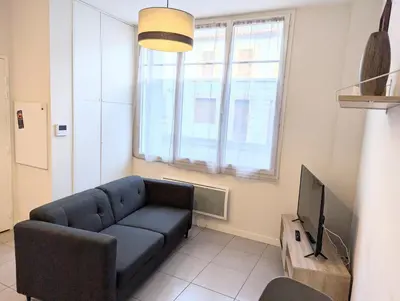 Télévision ou salle de divertissement dans l'établissement T2 en plein cœur de Dax proche des thermes