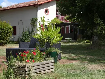 Plan de l'établissement Maison spacieuse près du lac avec piscine privée, idéal pour 16 personnes - FR-1-50-145