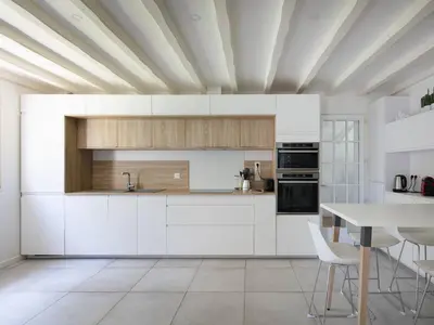 Cuisine ou kitchenette dans l'établissement Villa élégante à Capbreton pour 12 personnes avec jardin - FR-1-791-27