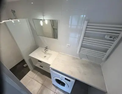Salle de bains dans l'établissement La loge de Gustave, studio avec wifi et une place de parking privatif
