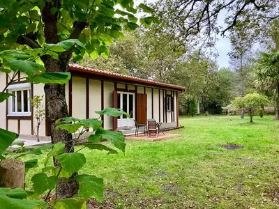Jardin de l'établissement Maison en forêt, calme, proche village et piste cyclable - meublé 3 étoiles