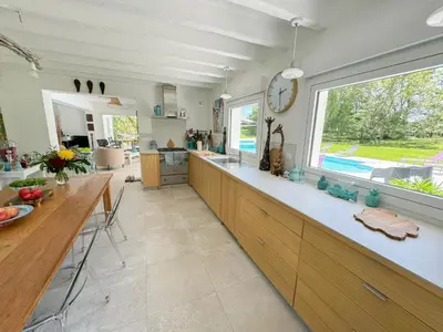 Cuisine ou kitchenette dans l'établissement Maison de Famille entre Biarritz et Hossegor