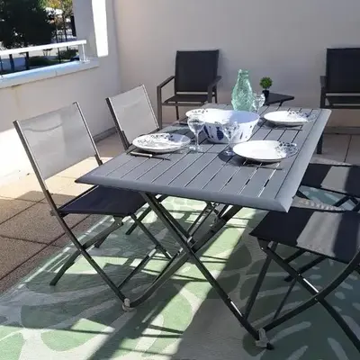 Charmant appartement cœur de ville avec terrasse aménagée privée