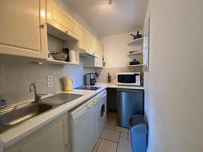 Cuisine ou kitchenette dans l'établissement T2 cabine calme prox. Boudigau, terrasse, parking, 4 pers. - FR-1-413-252
