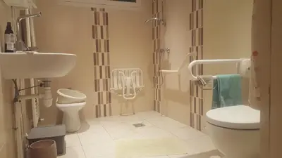 Salle de bains dans l'établissement Chambres d'hôtes et T2 dans écolieu arts, ride et autres activités