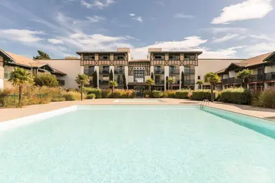 Piscine de l'établissement Village Moliets - maeva Home - Appartement 2 pièces 5 personnes - Prestige MAE-7051 ou située à proximité