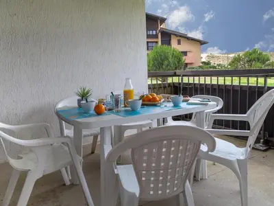 Balcon ou terrasse dans l'établissement Appartement Spacieux à Seignosse, Terrasse et Parking, à Proximité de la Plage - FR-1-239-401
