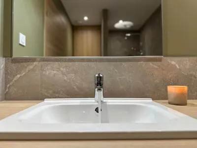 Salle de bains dans l'établissement L'Harmonie Marbrée - Convivial - Parking Privé - Calme