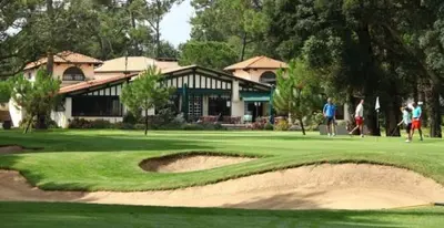 Golf sur le terrain de l'appartement ou à proximité