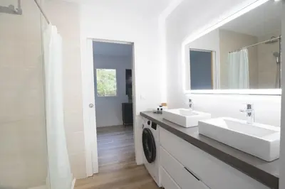 Salle de bains dans l'établissement La Dépendance Canopée du Lac