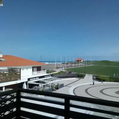 Les pieds dans l'eau salée