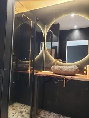 Salle de bains dans l'établissement Agréable maison bien située