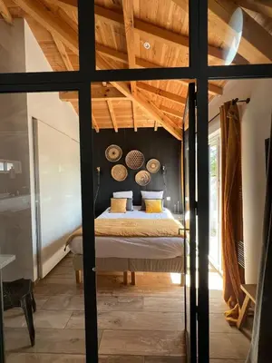 Un ou plusieurs lits dans un hébergement de l'établissement Maison de vacances 4 étoiles, Mimizan plage sud