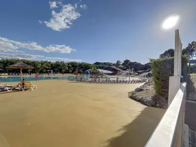 Piscine de l'établissement Mobilhome La Plage ou située à proximité