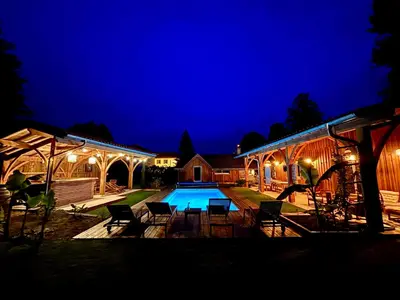 Piscine de l'établissement Villa La Forge ou située à proximité