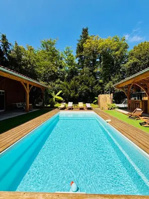 Piscine de l'établissement Villa La Forge ou située à proximité