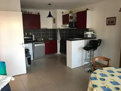Cuisine ou kitchenette dans l'établissement T2 la teste centre ville bassin d Arcachon