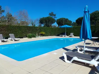 Piscine de l'établissement Hotel Cote et Lac ou située à proximité