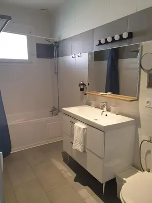 Salle de bains dans l'établissement Hotel Cote et Lac