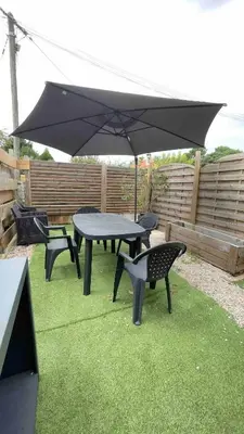 Terrasse ou espace extérieur de l'établissement Dépendance type t3