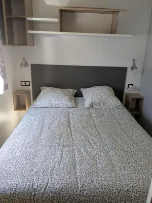 Un ou plusieurs lits dans un hébergement de l'établissement Chez Bruno & Sophie Mobil home luxe 6-8P BORA BORA