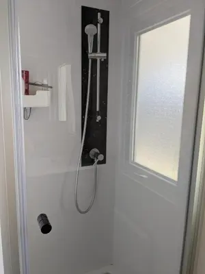 Salle de bains dans l'établissement Chez Bruno & Sophie Mobil home luxe 6-8P BORA BORA