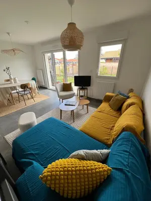 Coin salon dans l'établissement Maison cosy avec petit jardin